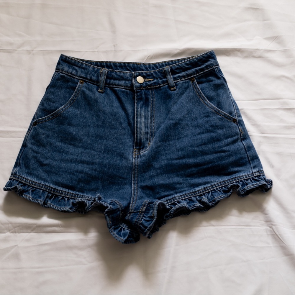 High-Waist Ruffle-Hem Denim Shorts - Blue